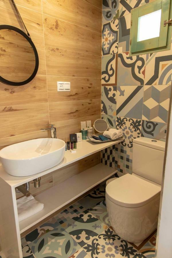 Deluxe Twin Room with Sea View,819837215:JPEG